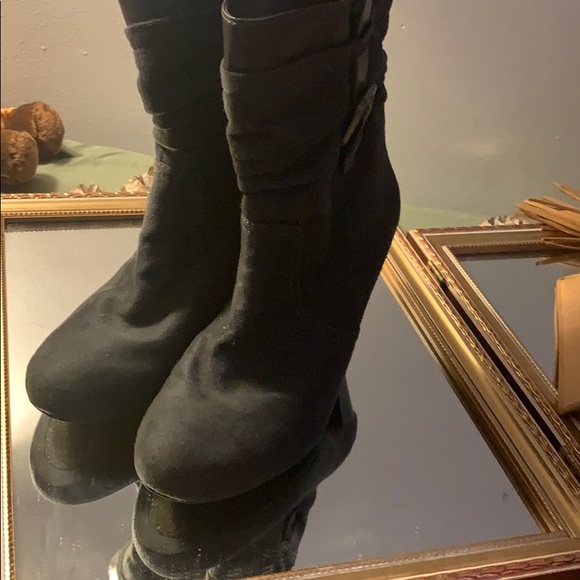 Laura Ashley Boots. - Picture 3 of 4